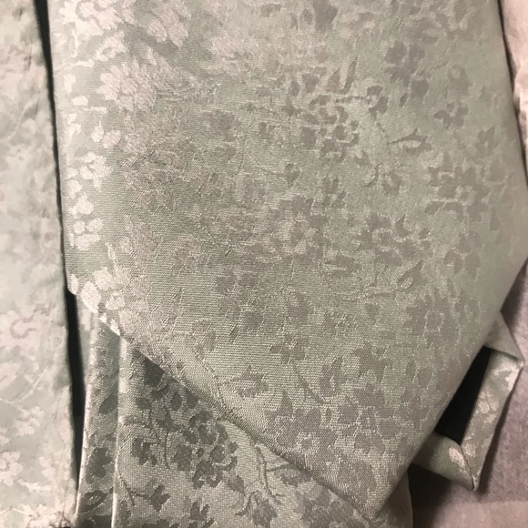 Mint green tie. Brand new bought it from Etsy. - Picture 3 of 4